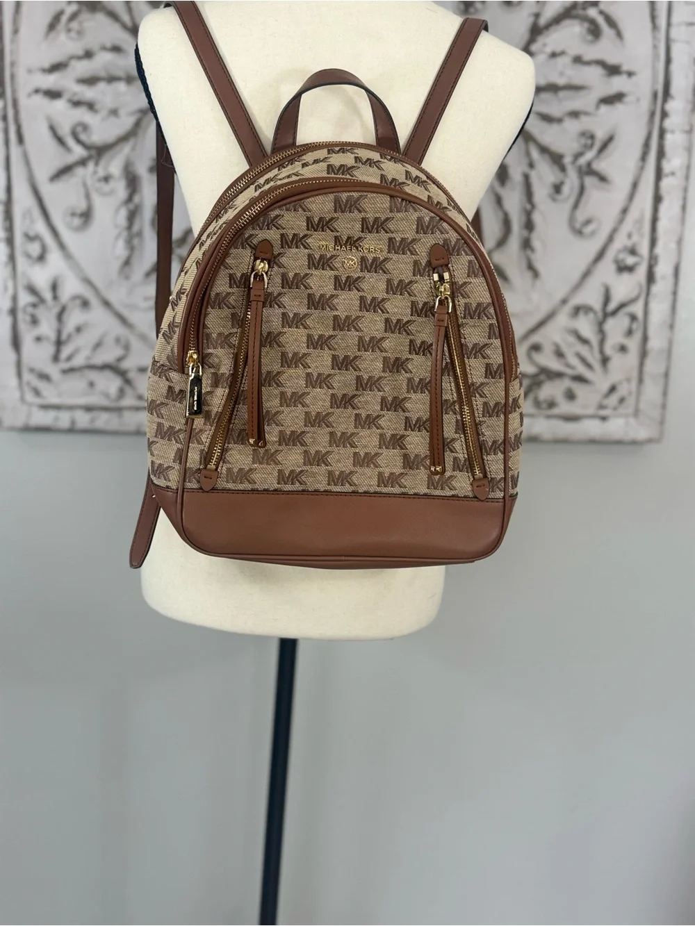 Michael Kors trim lightweight but